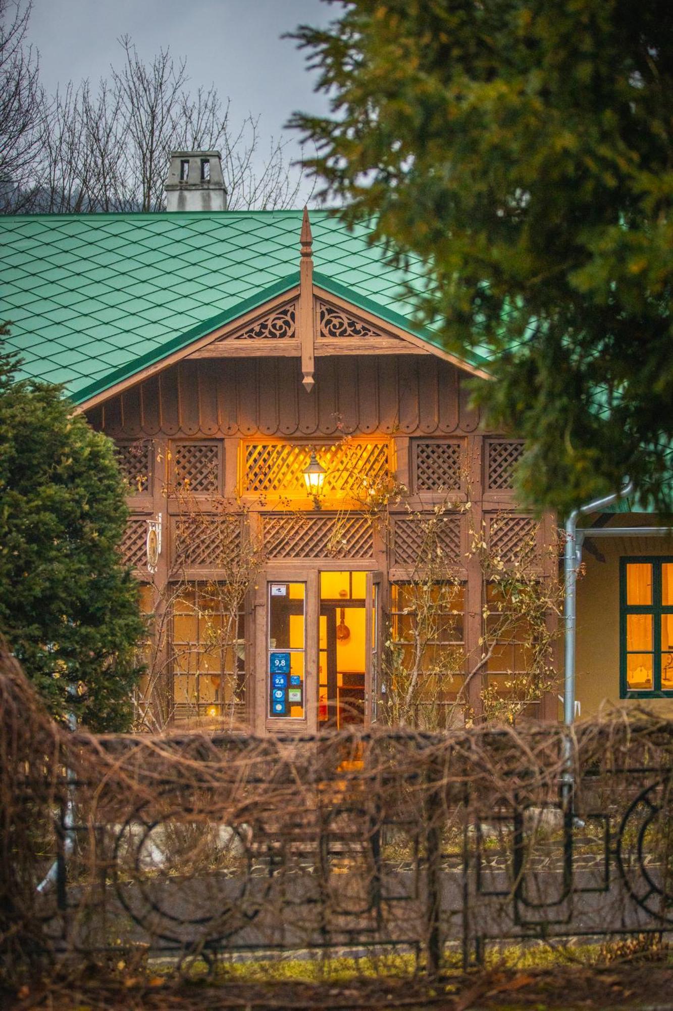 Sovi Dom- Historicke Apartmany Z 19 Storocia, 4Km Od Banskej Stiavnice Svaty Anton Exterior photo