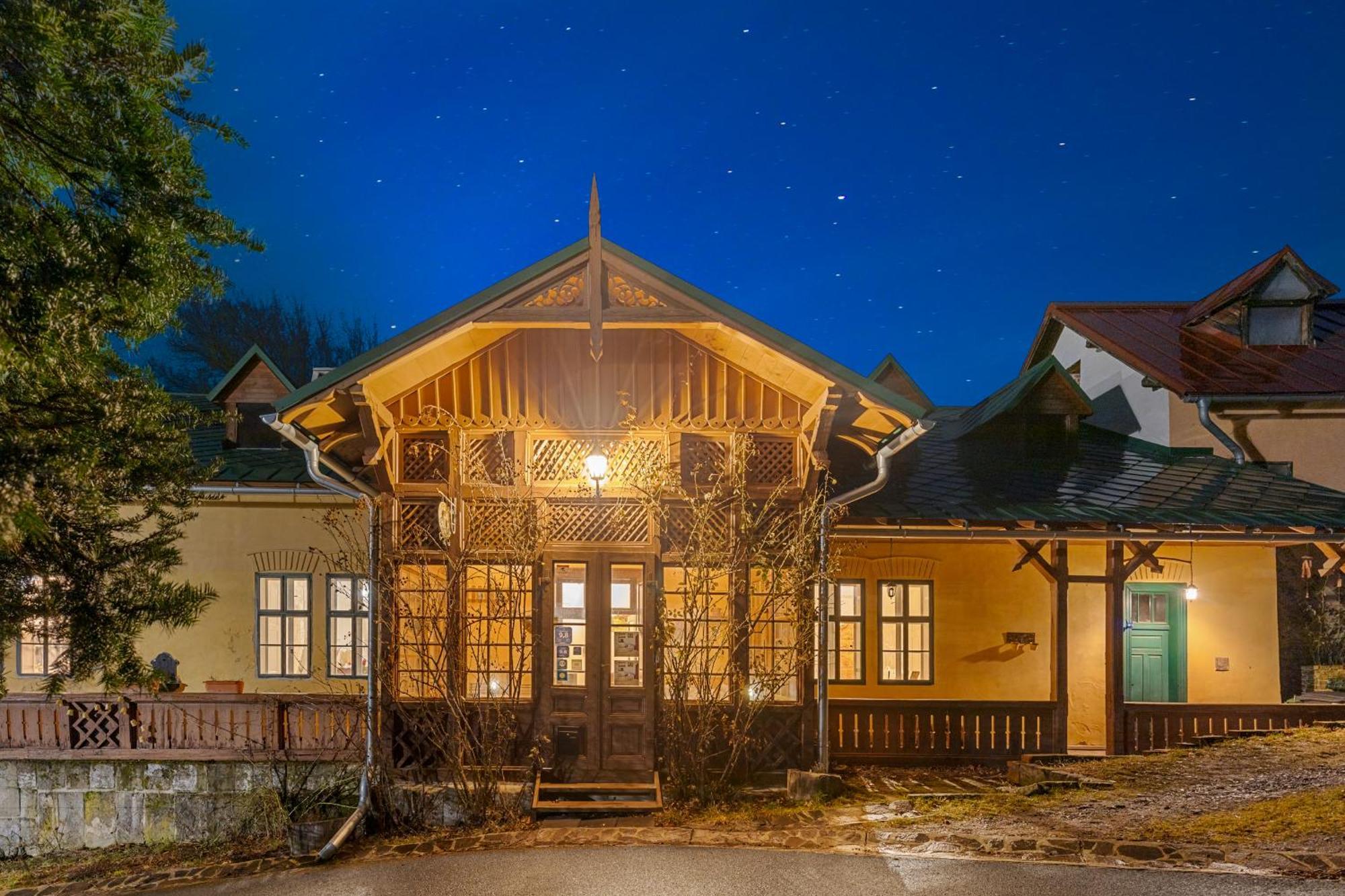 Sovi Dom- Historicke Apartmany Z 19 Storocia, 4Km Od Banskej Stiavnice Svaty Anton Exterior photo