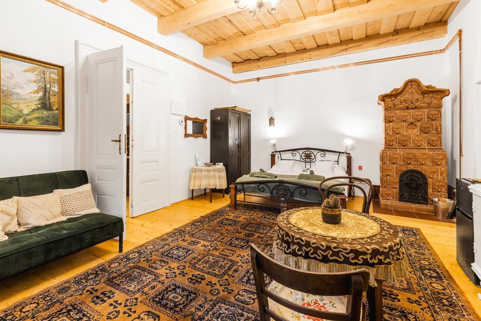 Sovi Dom- Historicke Apartmany Z 19 Storocia, 4Km Od Banskej Stiavnice Svaty Anton Exterior photo