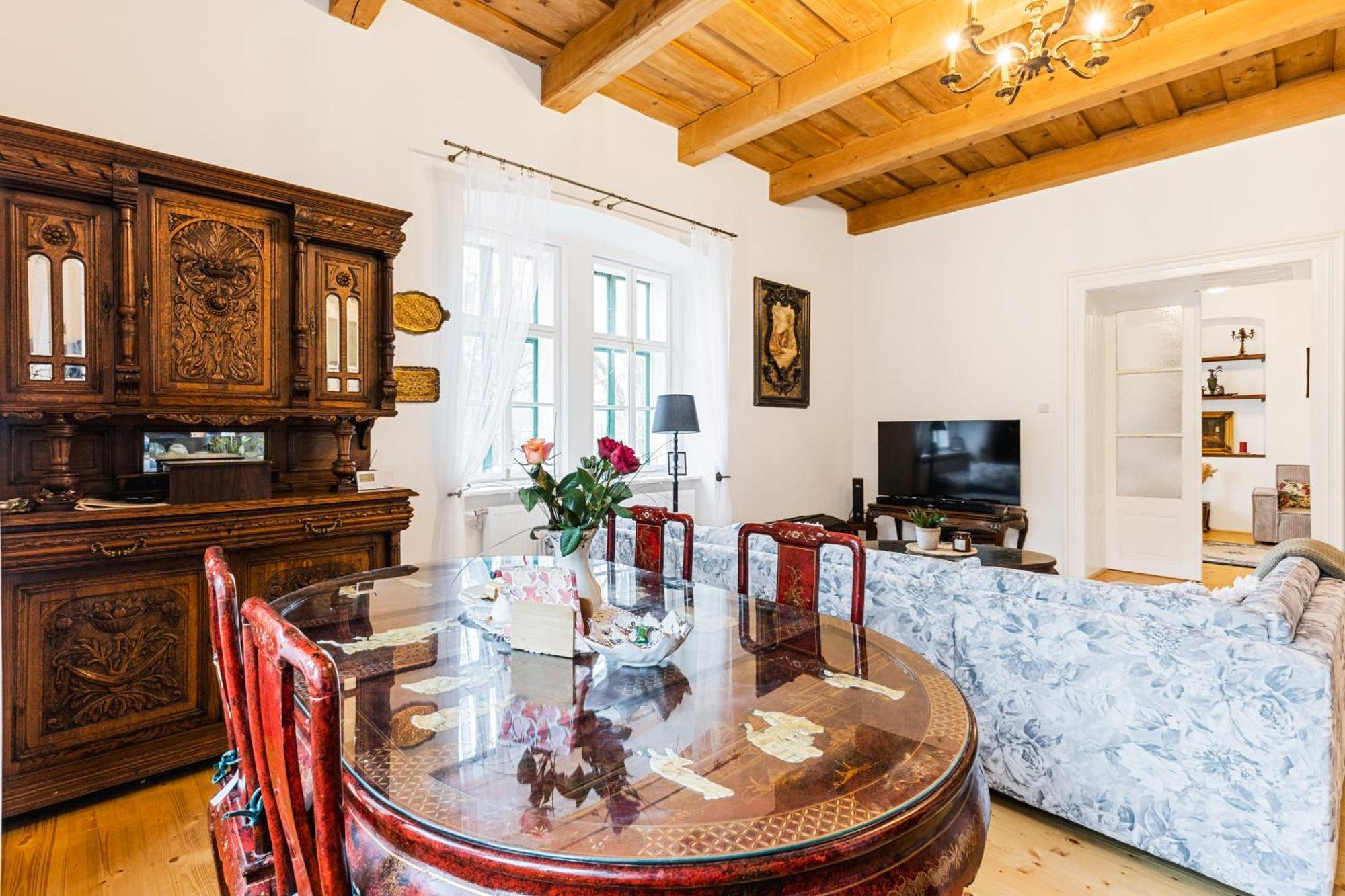 Sovi Dom- Historicke Apartmany Z 19 Storocia, 4Km Od Banskej Stiavnice Svaty Anton Exterior photo