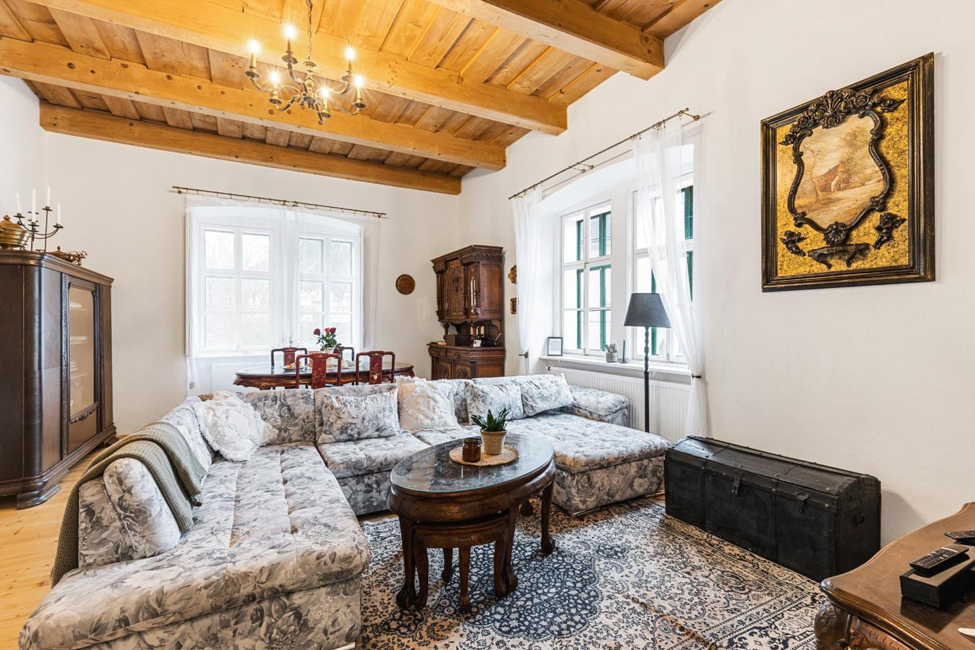 Sovi Dom- Historicke Apartmany Z 19 Storocia, 4Km Od Banskej Stiavnice Svaty Anton Exterior photo
